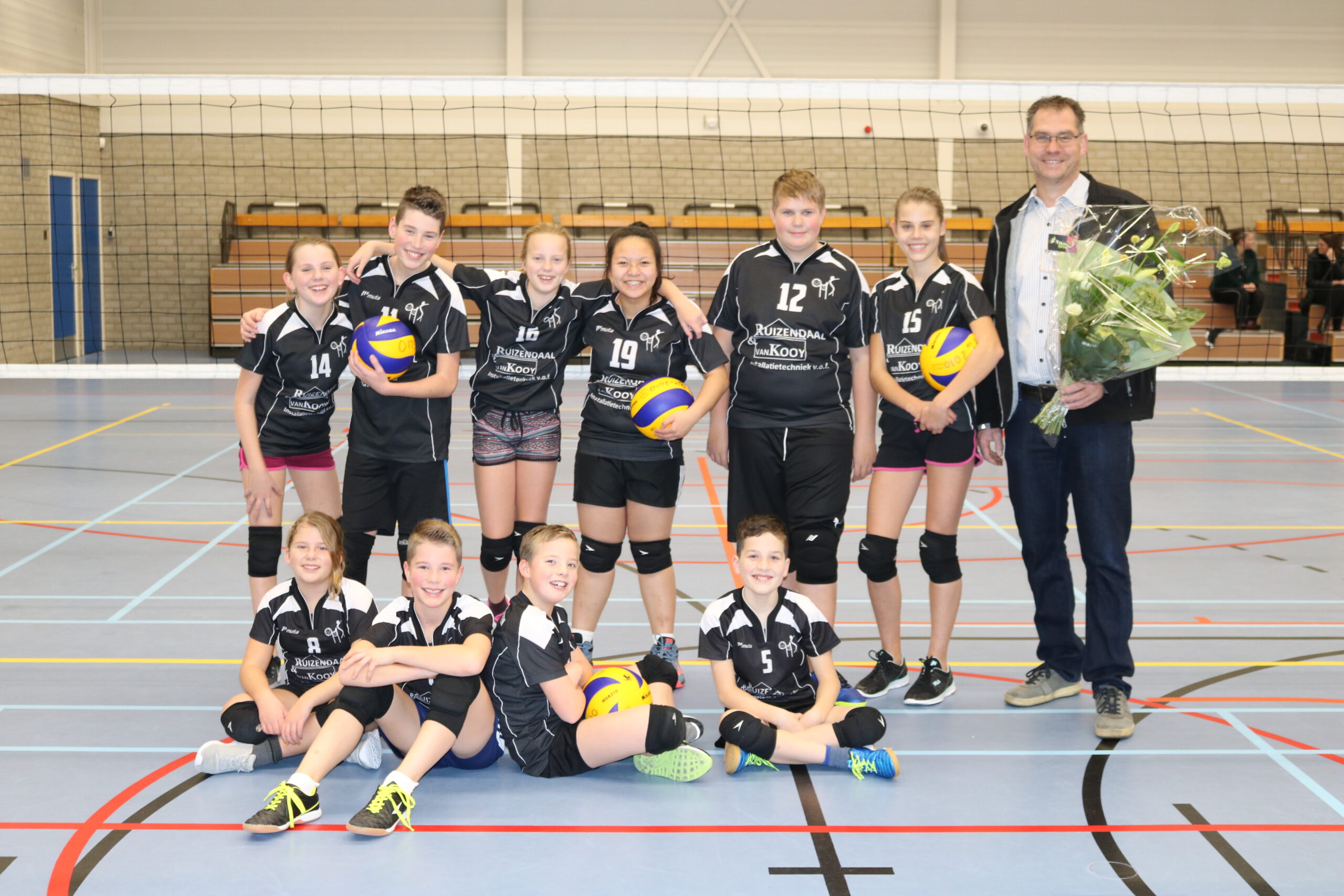 Ruizendaal & van Kooy Installatietechniek sponsort volleybaljeugd